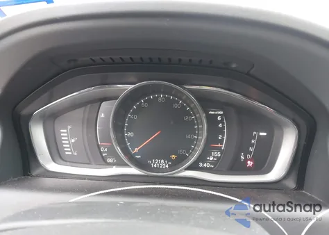 2017 Volvo Xc60 T5 Dynamic z USA, uszkodzony, nr VIN YV440MRR3H2081356